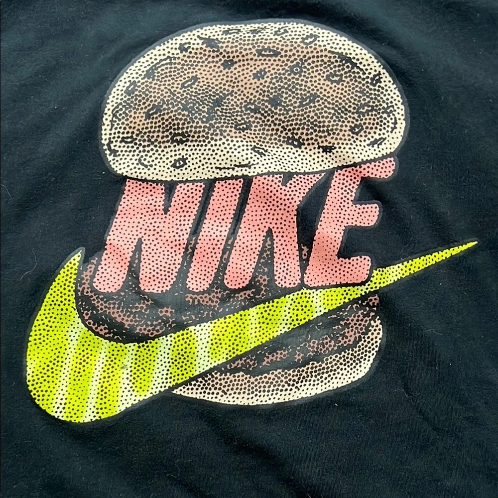 Nike Black Short Sleeve Graphic Tee - Picture 2 of 3